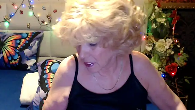 HappyWomanOn élő XXX-chatje