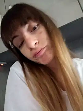 Cristina02's Live XXX Chat