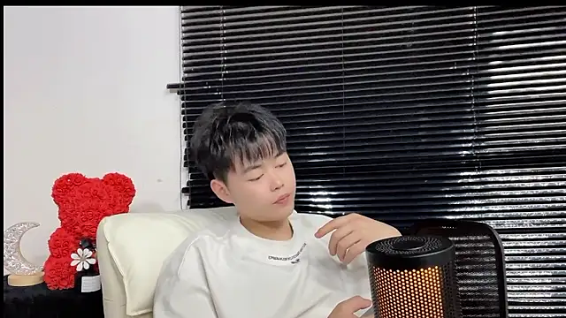 GUCCI-BOY1314 网络视讯表演