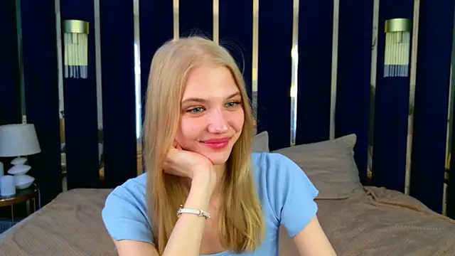 4example_Chloe Live XXX-Chat