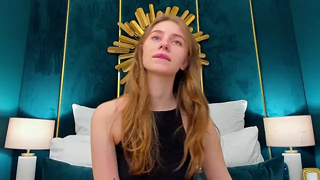 EricaLow – Kamerová šou
