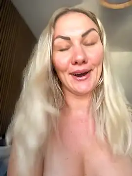 NastyMilf_ 网络视讯表演