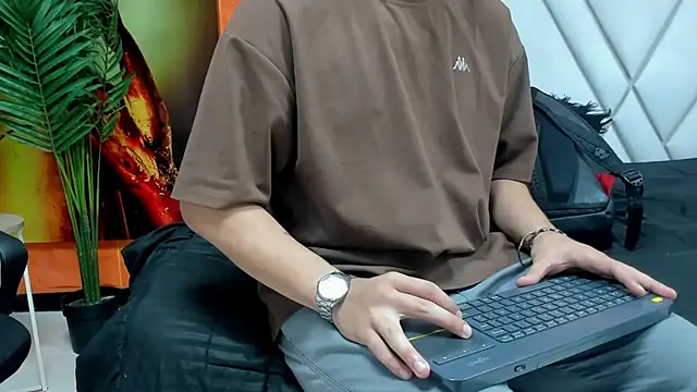 Tobias_Vega's Live XXX Chat
