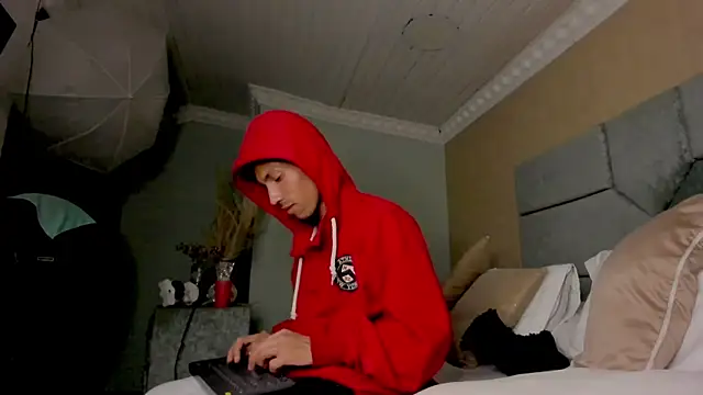 NoaahTylor – Naživo XXX chat