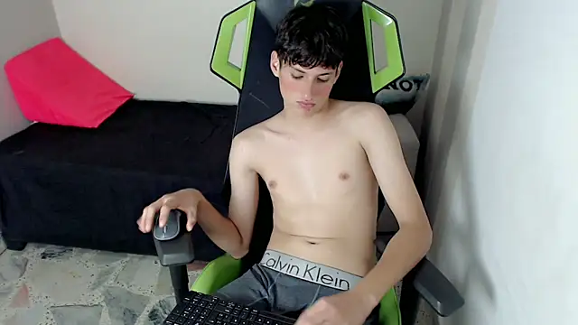 Pablito_junior élő XXX-chatje