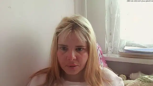Show modela HornyElena na web-kameri