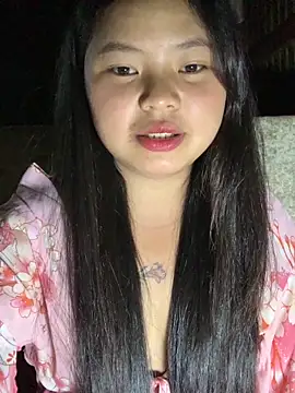 XXX chat uživo modela Motminhthoi