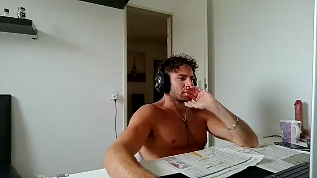alpha-hunk Adlı Modelin Canlı XXX Sohbeti