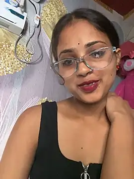 Naina11100 Live XXX-Chat