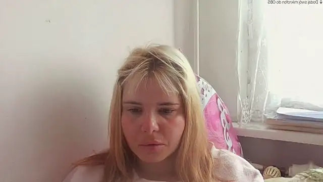 HornyElena 现场XXX聊天
