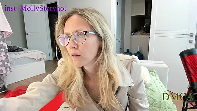 MollyStory's Live XXX Chat