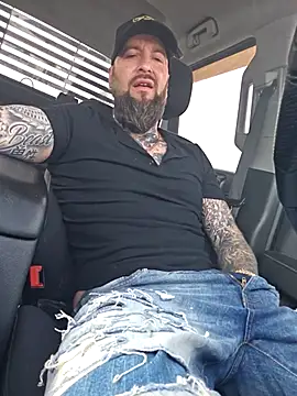 Show modela Beardedtattood na web-kameri