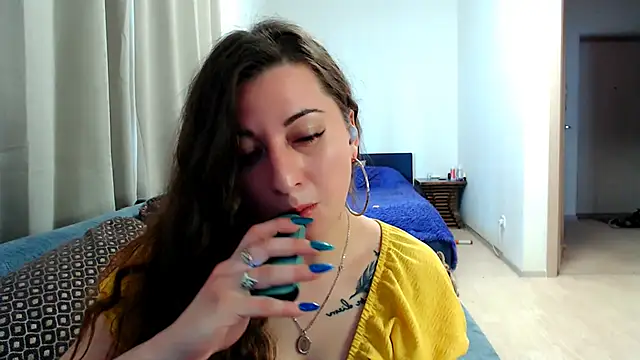 Helen_Adams_ Chat XXX in diretta
