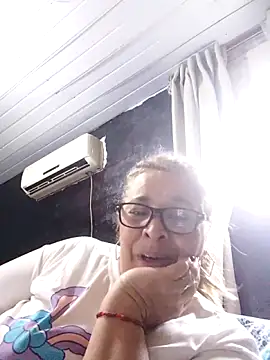 momismilf544's Live XXX Chat