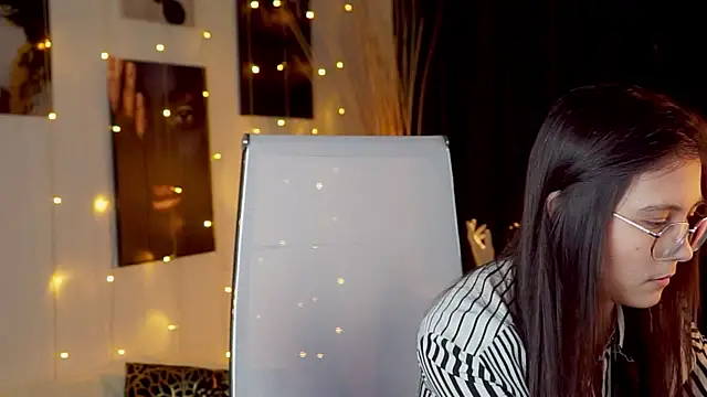 Webkamerová show ElisonAvergarden