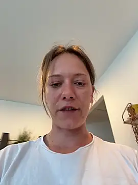JulieLittleLove Adlı Modelin Web Kamerası Şovu