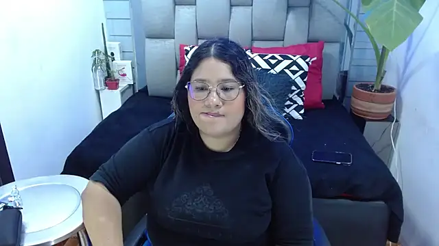 evelin_zaens Adlı Modelin Canlı XXX Sohbeti