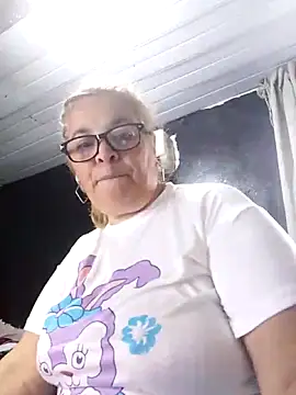 momismilf544's Webcam Show
