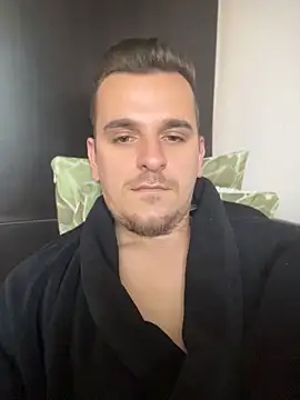 Huge_cock22cm Show in webcam