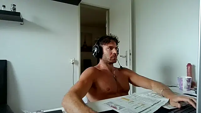 alpha-hunk Live XXX Chat