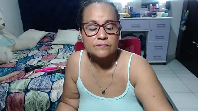 pervert_mommy_'s Live XXX Chat