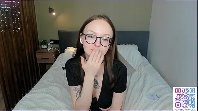 IvyHornyCoree's Live XXX Chat