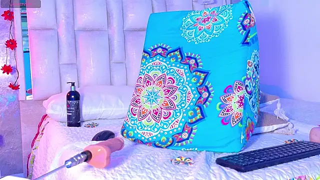 XXX chat uživo modela Bella-Sanders