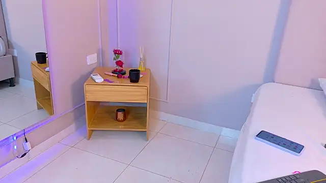 ZoeyPetit Show in webcam