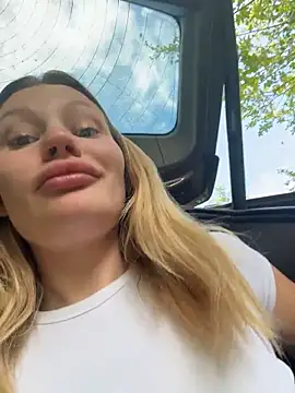 justmilaa's Webcam Show