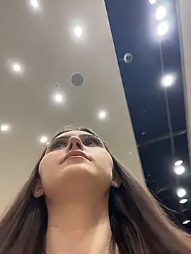 دردشة AnitaFly الجنسية المباشرة