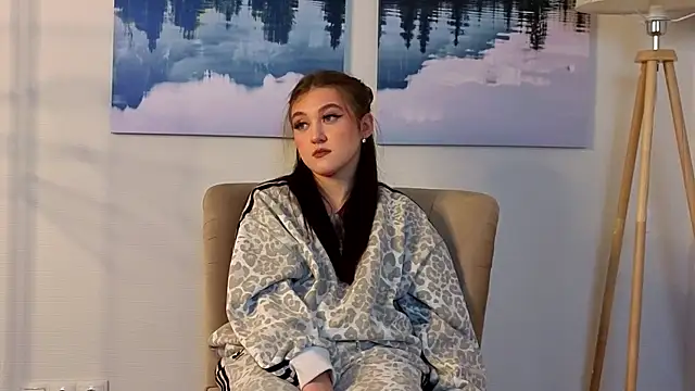 AileenKozinski's Live XXX Chat