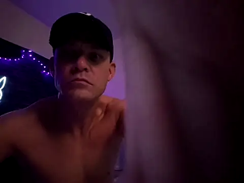 Chatroom XXX en direct de SexyAssPosingGuy