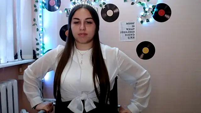 Show modela Cutie__Mia na web-kameri
