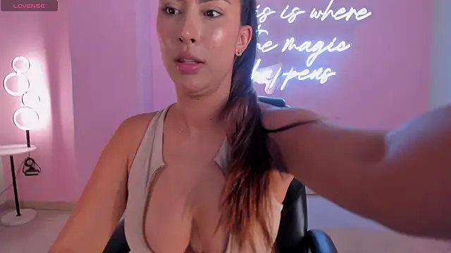 ArianaDumont Adlı Modelin Canlı XXX Sohbeti