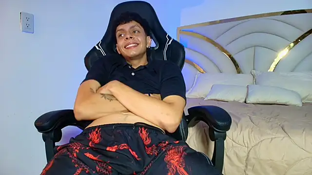 Show de Milo_Storm na webcam