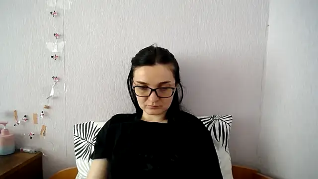 Shiny_gine's Live XXX Chat