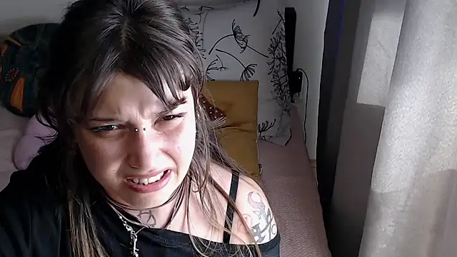 Czat XXX na żywo – AlienforTwenty