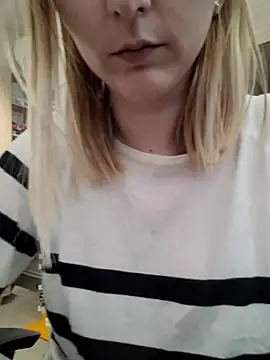 dirty_sasha00 Adlı Modelin Canlı XXX Sohbeti