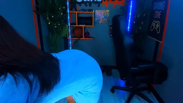 AnaMills Chat XXX live