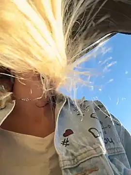 Živý XXX chat HarrietDart