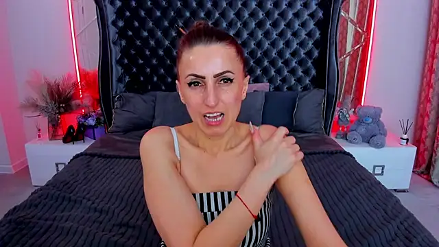 Rebecca_Diamond Show in webcam