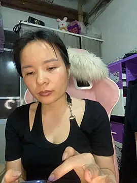 Chat XXX en directo de Ivy_Trix2