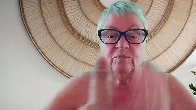 Mystery-Grandmother Webcam-Show