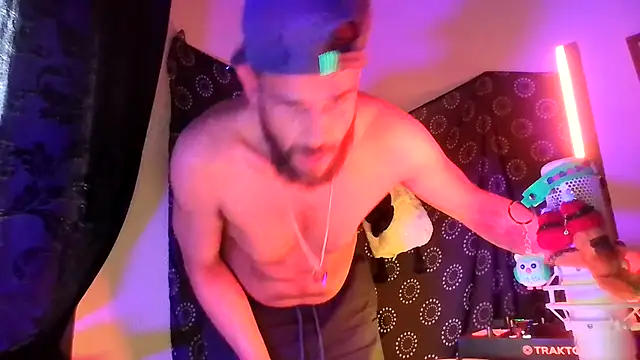 Guyst049 Webcam-Show