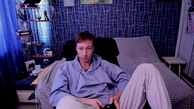 Show modela CuteBoy228 na web-kameri
