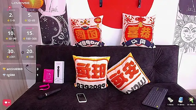 naomi_femme webcam show