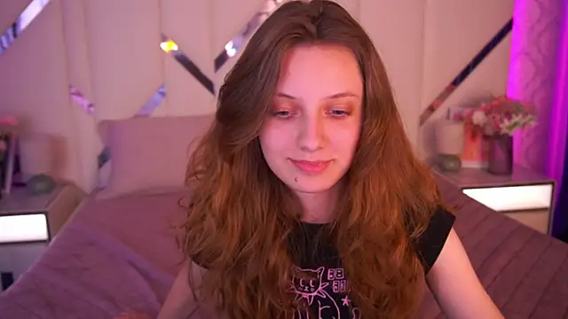 CuteeFoxy's Live XXX Chat