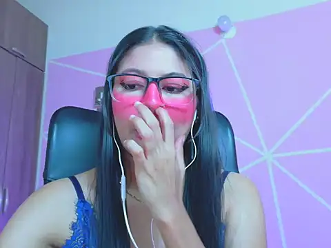 _ALLYSON18_ élő XXX-chatje