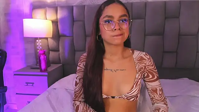 Chat XXX en directo de CarolineFyre