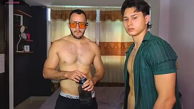 TeddyBear_07's Live XXX Chat